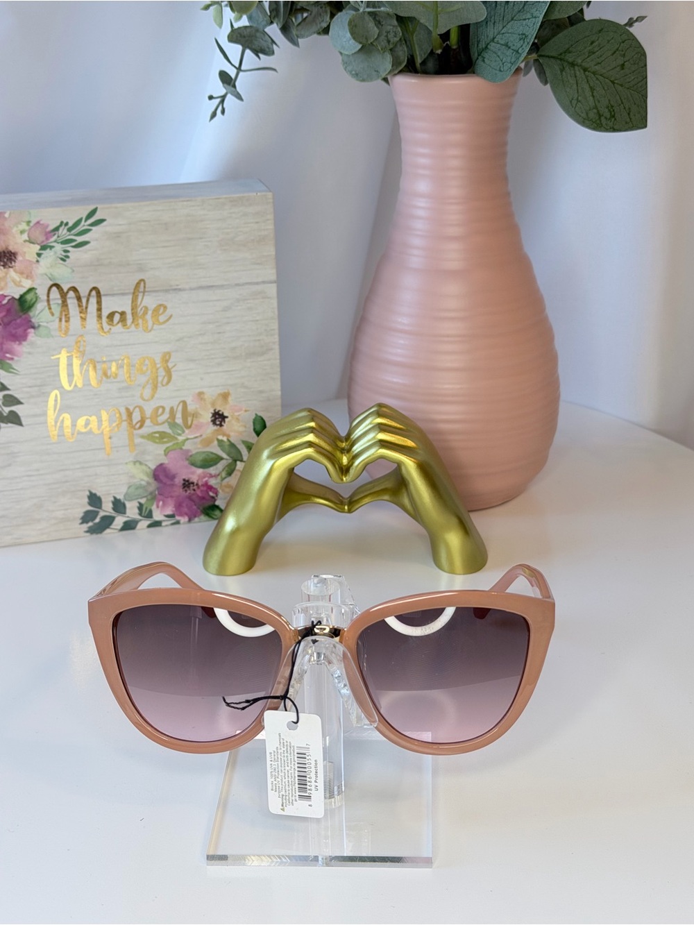 Women's Pink Cat-Eye Sunglasses - Stylish UV Shades